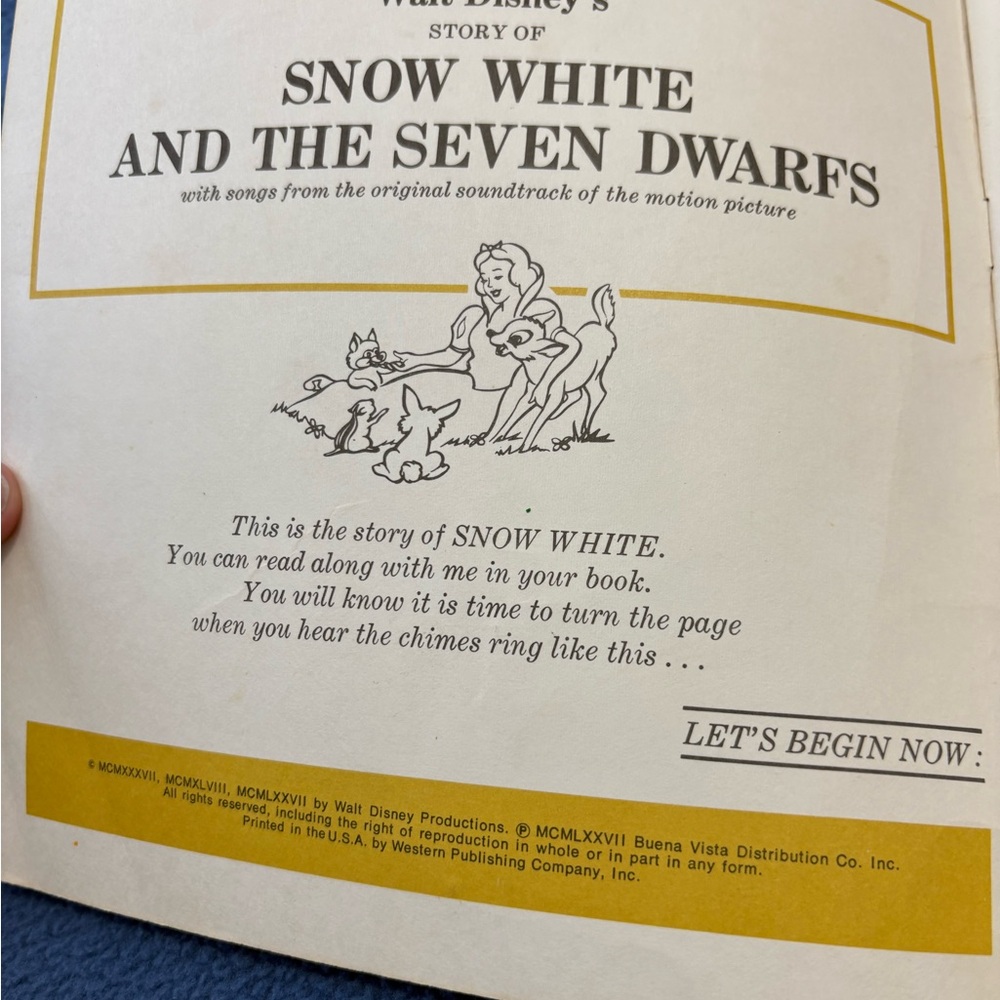 Walt Disney's Snow White Book and Cassette - Picture 7 of 7